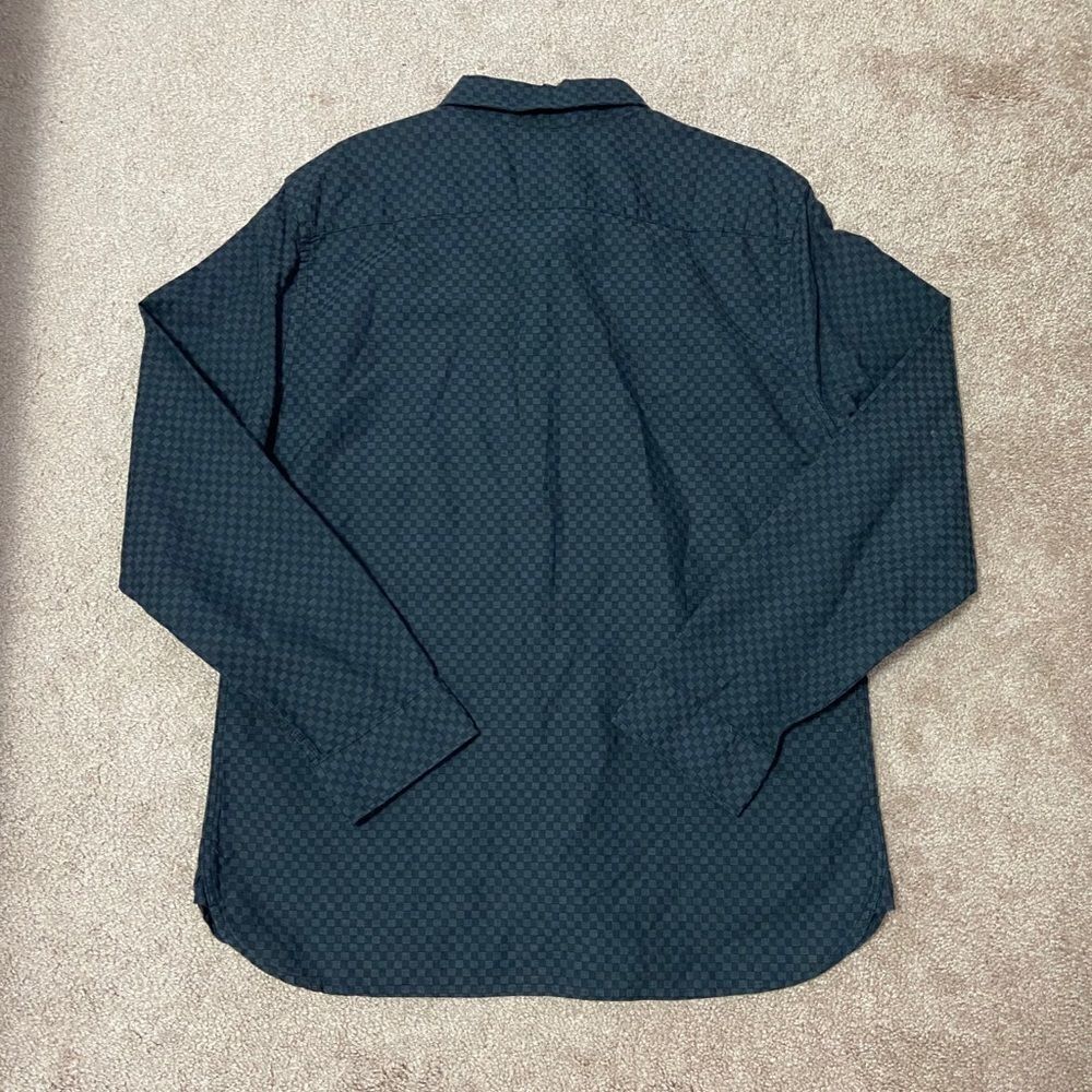 Levi’s Checkered Long Sleeve Button Up Top - Picture 4 of 4